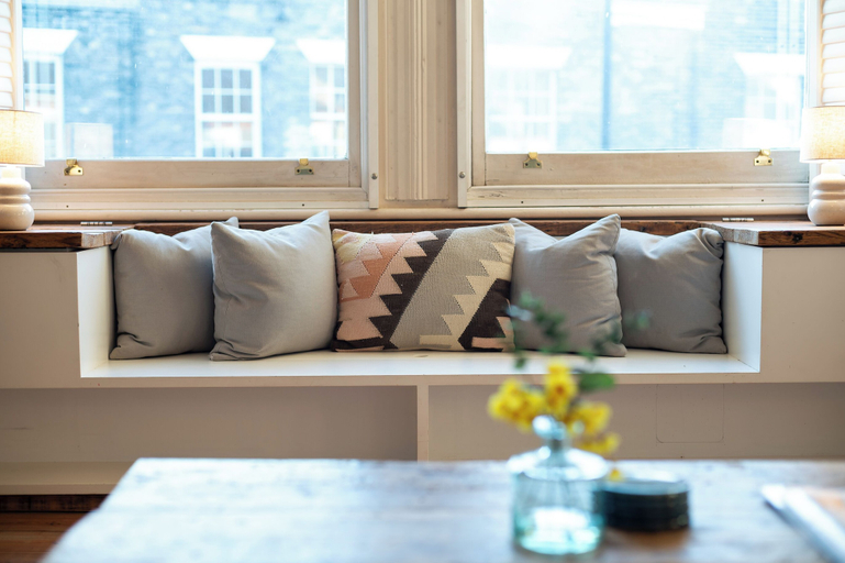 Others 2, VESTO Three Bedroom Apartment in Clapham, London