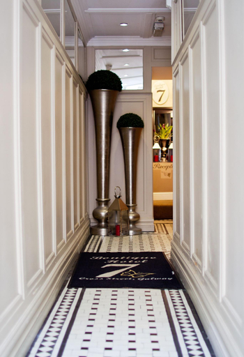 Public Area 3, 7 Cross Street