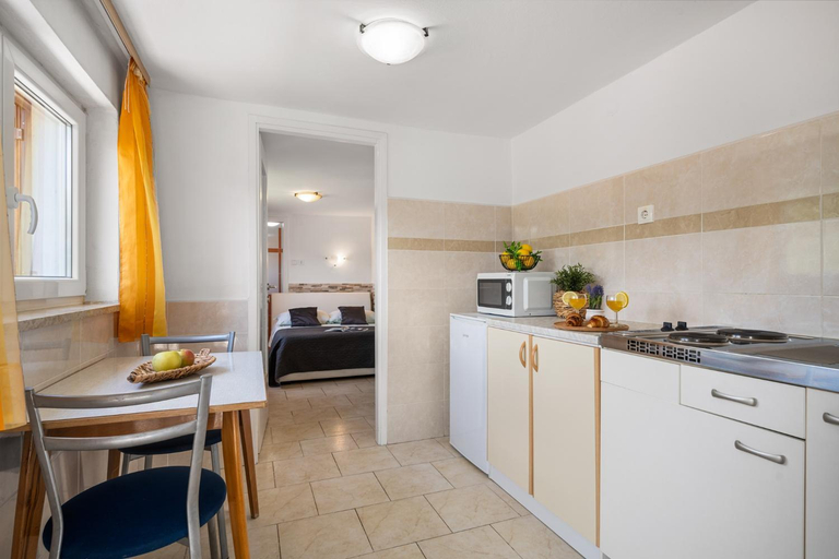 Others 5, Apartments Leonardo, Labin