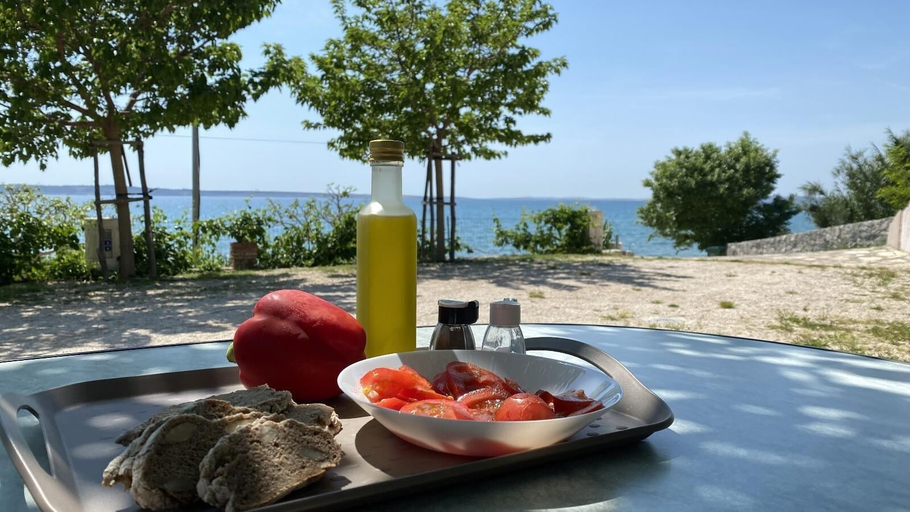 Food & Drinks 5, Kamp Miočić, Ražanac
