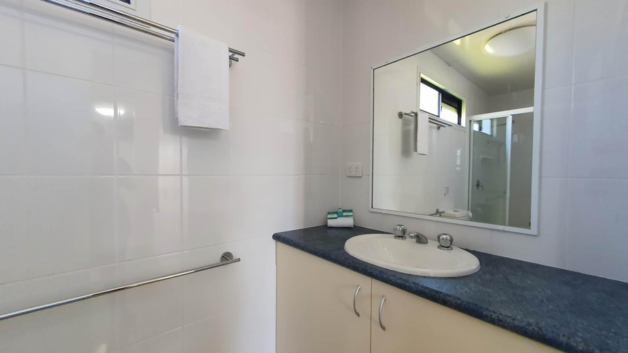 Bathroom 7