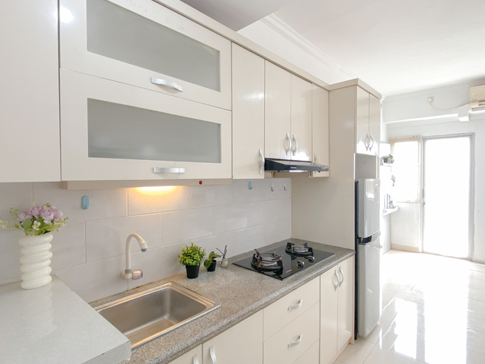 Others 4, Cozy and Good Studio Room at Park View Condominium Apartment By Travelio, Depok