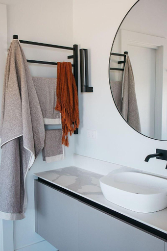 Bathroom 5, Majuba Country Lodge, Albany