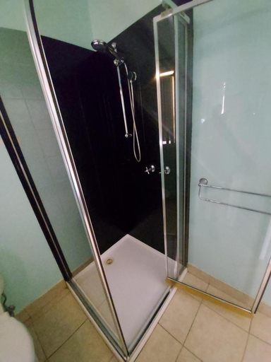 Bathroom 3, Numurkah Self Contained Apartments -The Meiklejohn, Moira - West