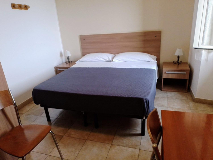 Bedroom 2, Hotel Pensione Cundari, Messina