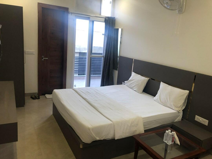 Bedroom 4, C T Heights Inn Bharatpur, Bharatpur