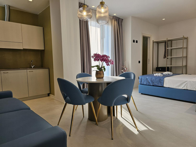 Others 5, Gabbiano Suites, Ravenna