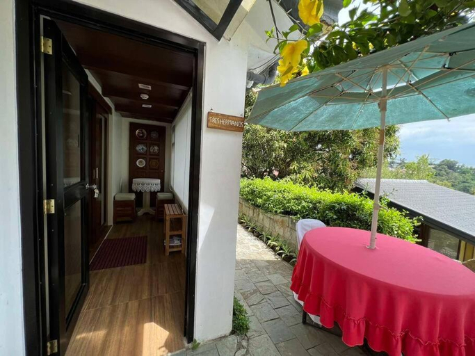 View 1, Chic Suite | Mountain View + Zen Room Access, Tagaytay City