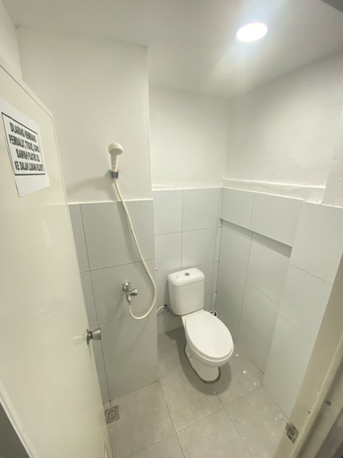 Bathroom 5, Green Valley Balikpapan By Skylane, Balikpapan
