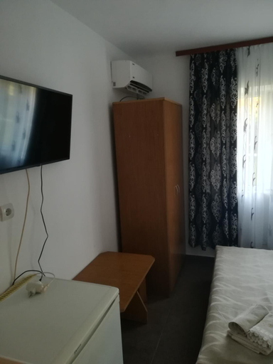 Others 4, vila CALIL, Tuzla