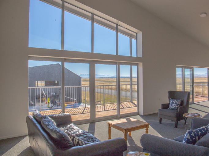 Public Area, Pukaki Air Lodge, Mackenzie
