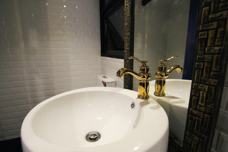 Bathroom 3, Gateway House, Muang Chiang Mai