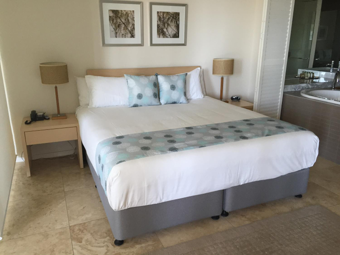 Bathroom 2, Plantation Resort at Rainbow, Cooloola (excl. Gympie)