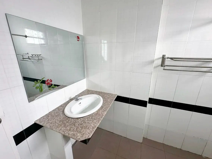 Bathroom 4, Baiboon Grand Hotel, Loei, Muang Loei