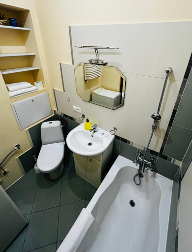 Bathroom, Iren Politech apartment, L'vivs'ka