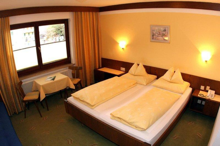 Bedroom 2, Hotel-Restaurant Stefanihof, Salzburg Umgebung