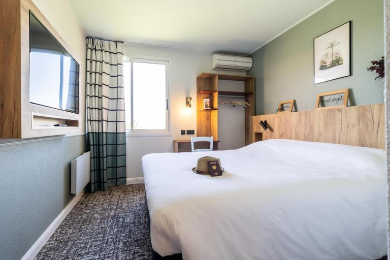 Bedroom 4, Greet Hotel Castres Saix, Tarn