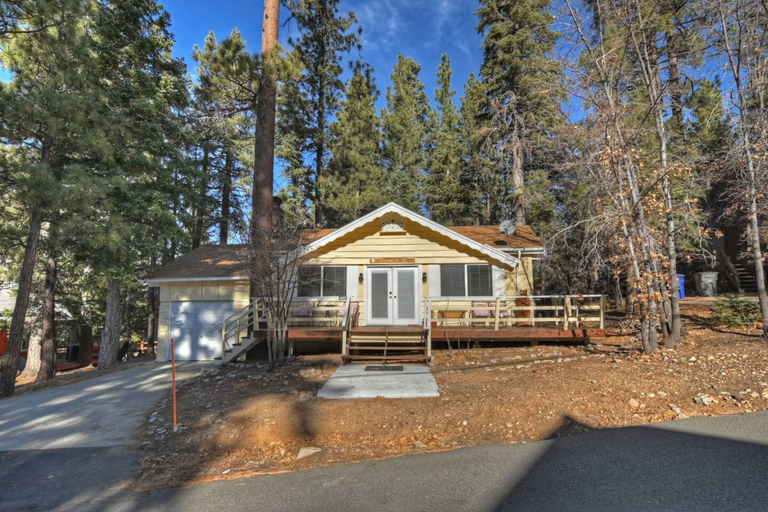 Exterior & Views 2, Peaceful Sunshine Chalet with Hot Tub, San Bernardino