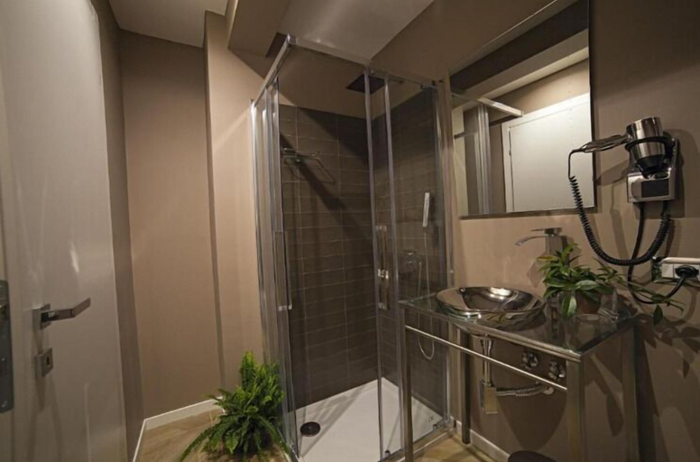 Bathroom, Vatican Luxury Home, Rome