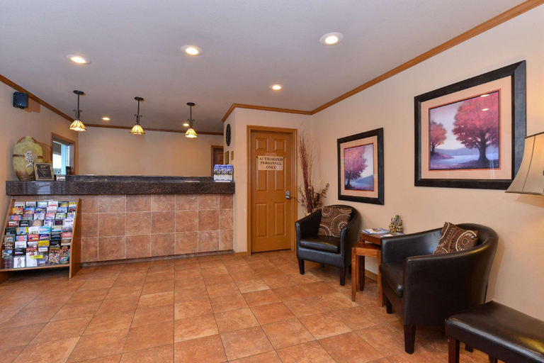 Public Area 2, SureStay Hotel by Best Western Rockdale, Milam