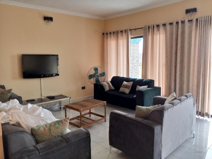 Others 5, Ulemwaka Lodge, TA Mponda