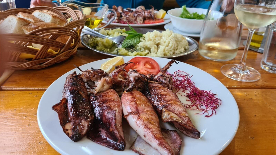 Food & Drinks 4, Kamp Miočić, Ražanac