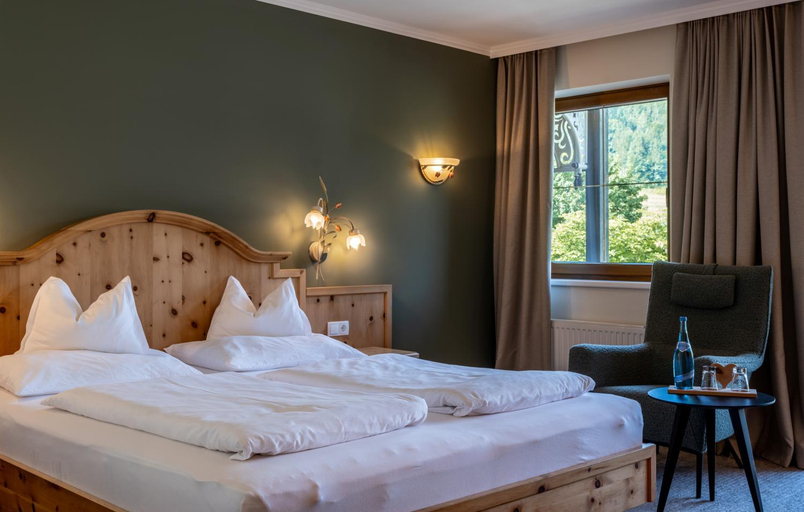 Bedroom 3, Hotel der Wiesenhof, Schwaz