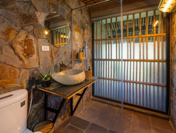 Bathroom 3, SAPAXA SPRING GARDEN ECOLODGE, Sa Pa