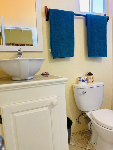 Bathroom 3, Castle Berry Apartments