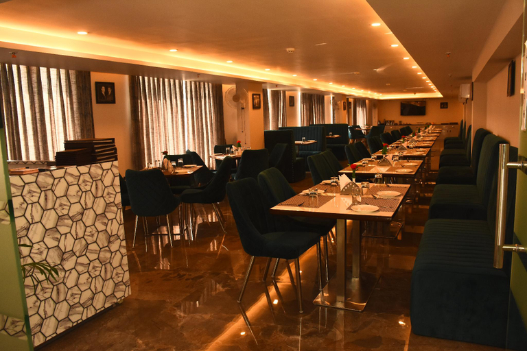Food & Drinks, Hotel SM Palace, Ghazipur