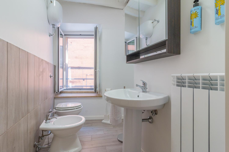 Bathroom 5, Pettinara Suites, Viterbo