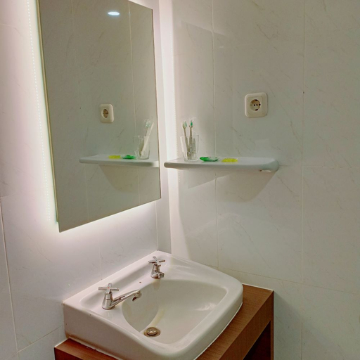 Bathroom 5, Hotel Penataran Kediri, Kediri