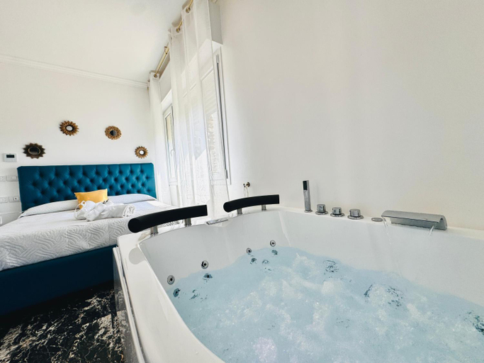 Others 2, New Seaside Suite GOLD, Imperia