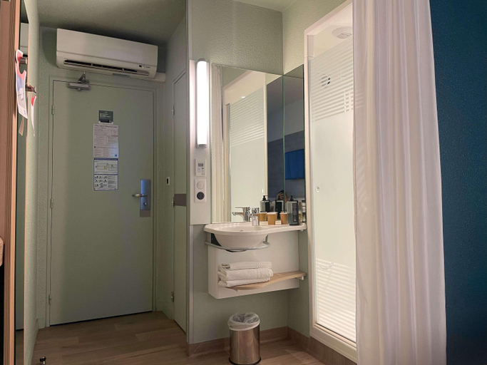 Bathroom 4, ibis budget Le Treport Mers les Bains, Somme