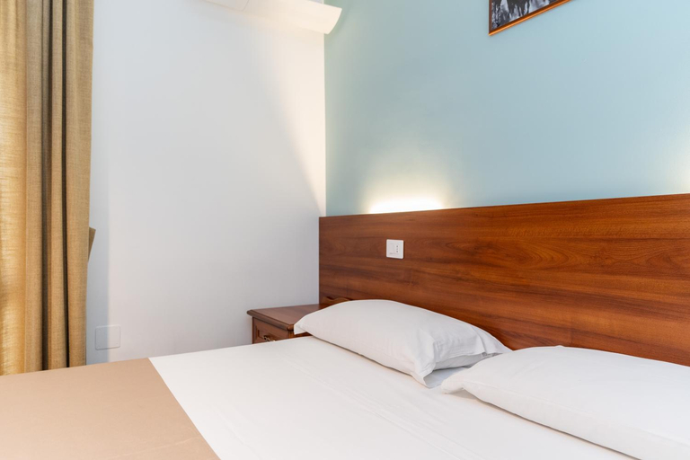 Others 2, B&B Gusto West, Cosenza