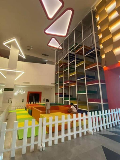 Food & Drinks 5, Aveline Suites Luna,1 BR,Balcony @Acqua Private Re, Mandaluyong