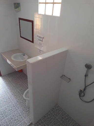 Bathroom 5, Bank Resort, Muang Chai Nat