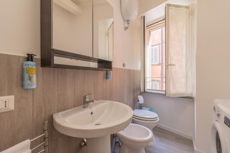 Bathroom 4, Pettinara Suites, Viterbo