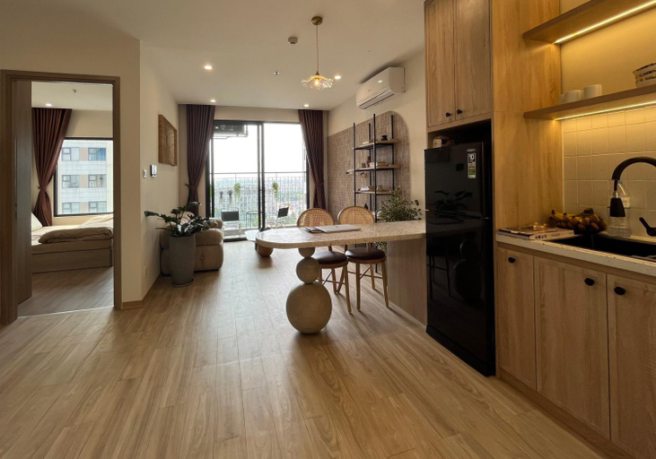 View 3, 2BR Vinhomes Apartment Swimming pool & villa view, Gia Lâm