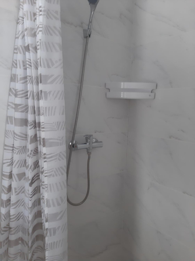 Bathroom 5, Софія, Rakhivs'kyi