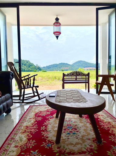 Others 5, Villa Kamila, Mersing