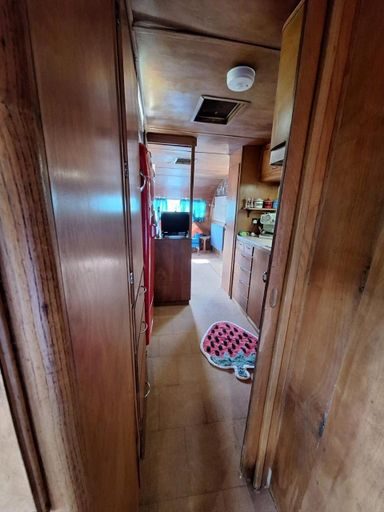 4, Airstream style caravan with optional hot tub, Cornwall