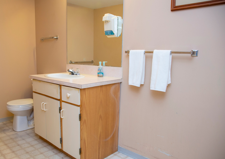 Bathroom 5, Happy Day Inn, Greater Vancouver