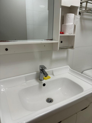 Bathroom 3, Two bedroom -King sized bedroom-Free parking