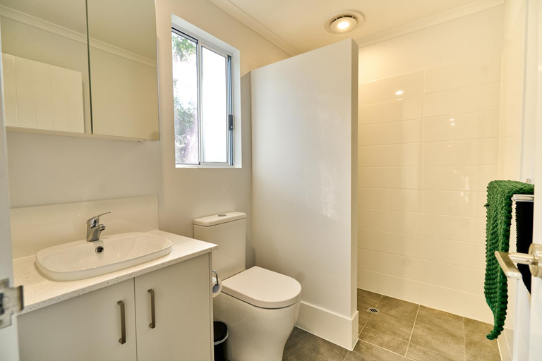 Bathroom 4, Tasman Holiday Parks - Yallingup Caves, Busselton