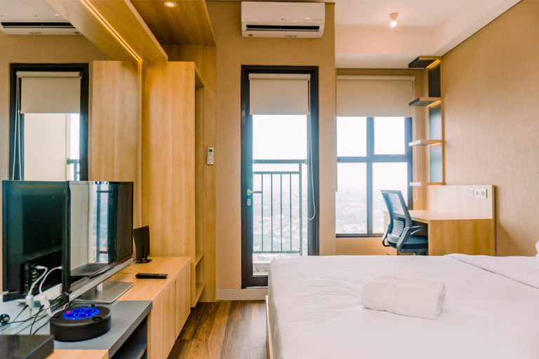 Bedroom 4, Comfort and High Floor Studio Room at Transpark Bintaro Apartment By Travelio, Tangerang Selatan