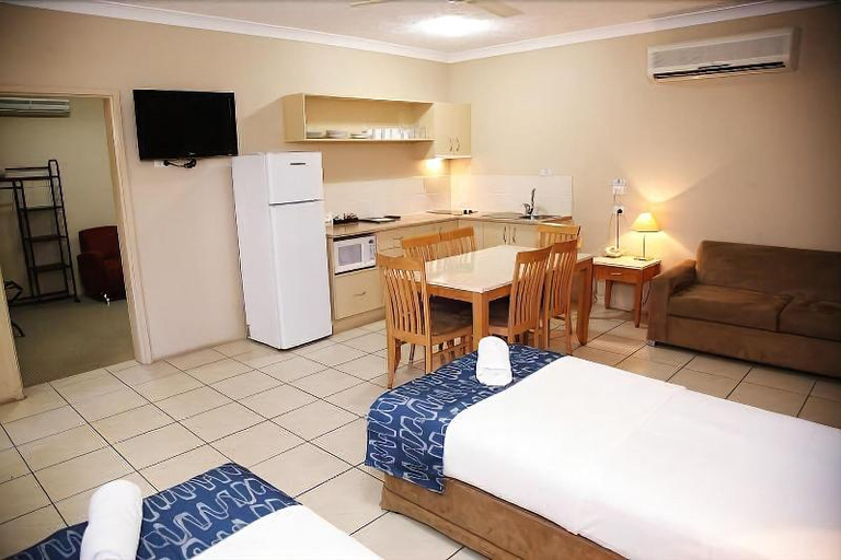 Bedroom 3, Cascade Motel In Townsville, Rosslea