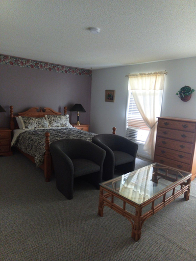 Bedroom 3, Princess Motel, Kawartha Lakes