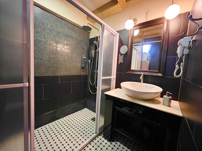 Bathroom 2, Heritage Hideaway Retreat, Penang Island