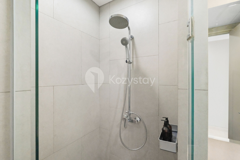 Bathroom, Caltra by Kozystay - Kemayoran, Central Jakarta
